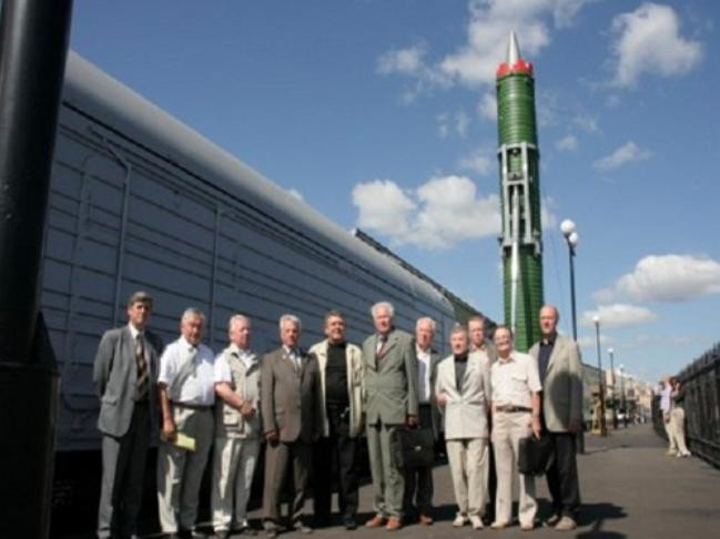 Hệ thống đoàn tàu tên lửa Nga Hệ thống đoàn tàu tên lửa Nga