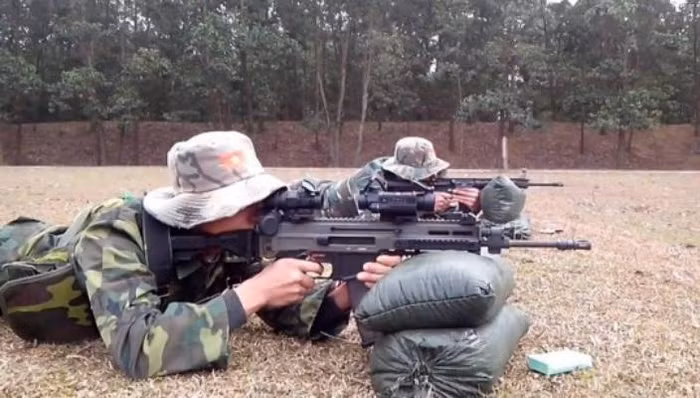 Súng trường CZ805 của Quân đội Việt Nam (nguồn báo Nhân Dân, TQ)