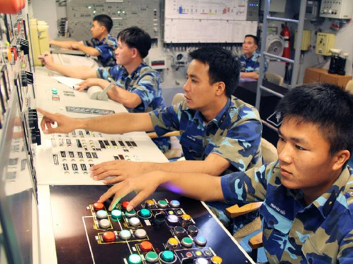 Cán bộ, chiến sĩ tàu Lý Thái Tổ đã làm chủ trang bị, vũ khí hiện đại để góp phần bảo vệ vững chắc chủ quyền biển đảo Tổ quốc Cán bộ, chiến sĩ tàu Lý Thái Tổ đã làm chủ trang bị, vũ khí hiện đại để góp phần bảo vệ vững chắc chủ quyền biển đảo Tổ quốc