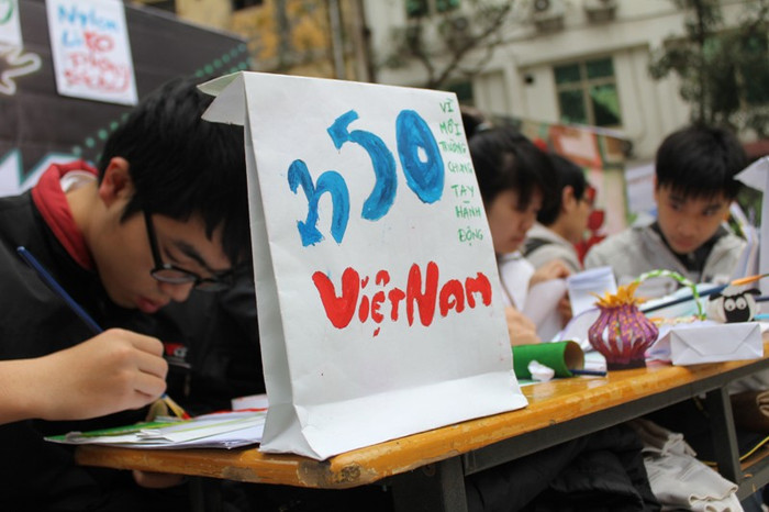 Mang thông điệp “Kết nối không gian, phá tan khoảng cách”, Move It Go Green đã dành tặng các công dân 3X của mình một không gian Âm nhạc - Vũ đạo với sự góp mặt của Tám đội chơi lọt vào vòng chung kết Move It Dancing Contest.