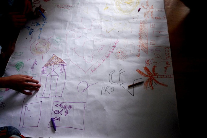 Những bức tranh ngộ nghĩnh được những sinh viên tình nguyện hướng dẫn trẻ em điều trị ung thư tại bệnh viện thể hiện ước mơ của mình.