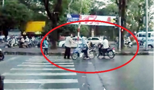 Đạo diễn Nguyễn Hữu Phần : “Việc làm này của ông tây khiến Việt có ý thức phải suy nghĩ” (nguồn ảnh internet)