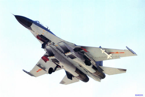 Máy bay J-11B/BS Trung Quốc có bề ngoài giống máy bay chiến đấu Su-27SK và Su-27UBK của Nga Máy bay J-11B/BS Trung Quốc có bề ngoài giống máy bay chiến đấu Su-27SK và Su-27UBK của Nga