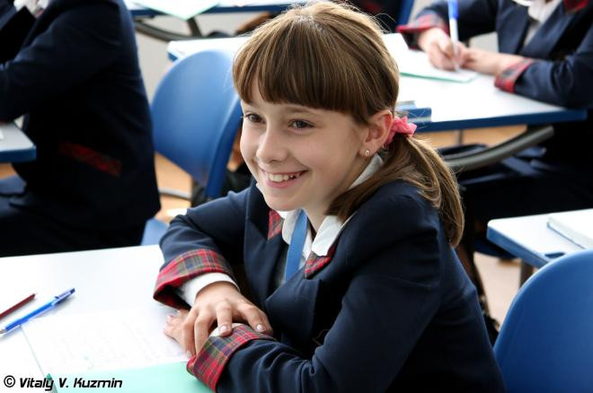 Nụ cười trong trẻo của nữ sinh Nụ cười trong trẻo của nữ sinh