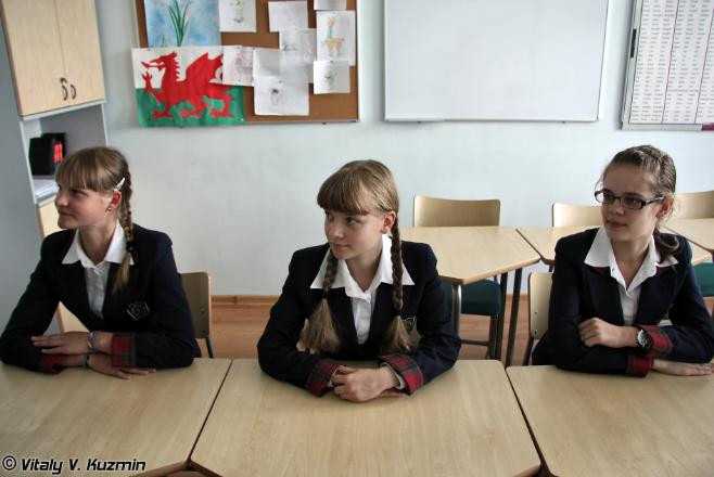 Các nữ sinh Các nữ sinh