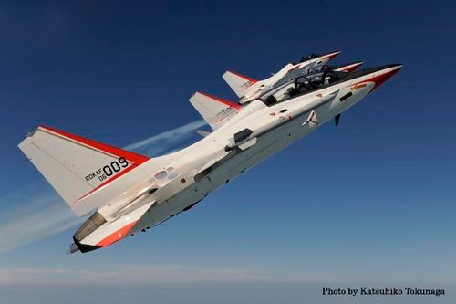 Được biết, máy bay huấn luyện cao cấp T-50 Golden Eagle có giá 25 triệu USD/chiếc, đắt hơn nhiều so với MiG-AT do Nga-Pháp hợp tác sản xuất.