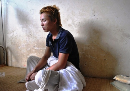 Anh Hoàng Văn Sáng một trong 5 công nhân may mắn thoát nạn vẫn còn chưa hết bàng hoàng khi nhớ lại phút giây bị mìn vùi lấp Anh Hoàng Văn Sáng một trong 5 công nhân may mắn thoát nạn vẫn còn chưa hết bàng hoàng khi nhớ lại phút giây bị mìn vùi lấp