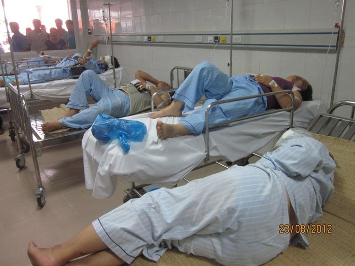 Các nạn nhân bị thương đang nằm điều trị tại Bệnh viện 115 Nghệ An Các nạn nhân bị thương đang nằm điều trị tại Bệnh viện 115 Nghệ An