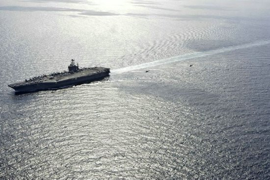 Tàu sân bay USS Abraham Lincoln CVN-72 của Hạm đội 7 Mỹ trên biển Đông Tàu sân bay USS Abraham Lincoln CVN-72 của Hạm đội 7 Mỹ trên biển Đông