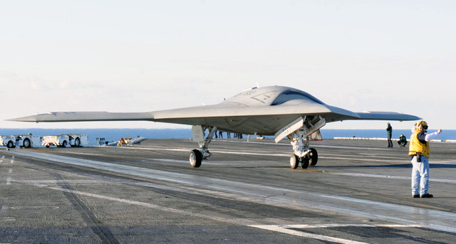 Máy bay chiến đấu không người lái X-47B Máy bay chiến đấu không người lái X-47B