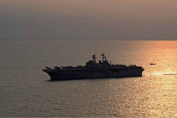 Tàu tấn công đổ bộ USS Bonhomme Richard LHD-6 Hải quân Mỹ huấn luyện Tàu tấn công đổ bộ USS Bonhomme Richard LHD-6 Hải quân Mỹ huấn luyện