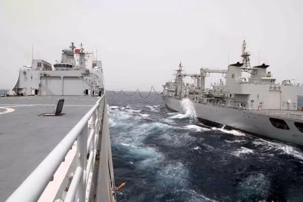 Hạm đội Nam Hải trong một cuộc tập trận đánh chiếm đảo năm 2013 (nguồn: military.dwnews.com)