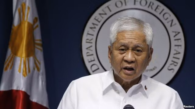 Philippines kéo Trung Quốc vào một cuộc chiến mới - chiến tranh pháp lý, khiến cho Trung Quốc luống cuống Philippines kéo Trung Quốc vào một cuộc chiến mới - chiến tranh pháp lý, khiến cho Trung Quốc luống cuống