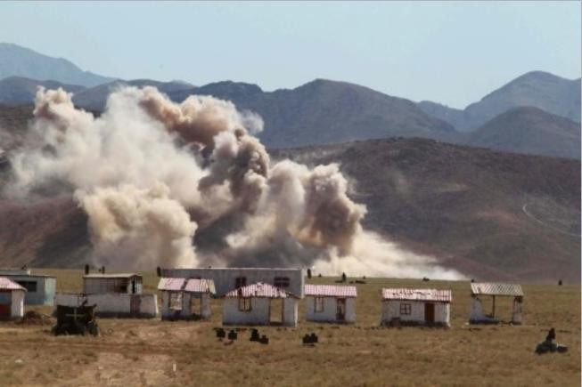 Diễn tập thực binh &quot;Sứ mệnh Hòa bình-2012&quot; (ảnh tư liệu)