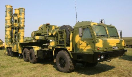 Hệ thống tên lửa phòng không S-400 do Nga chế tạo