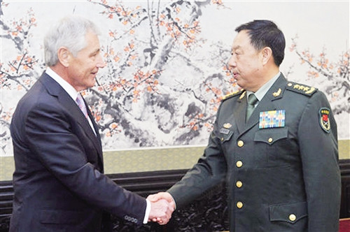 Ông Chuck Hagel và Phạm Trường Long Ông Chuck Hagel và Phạm Trường Long