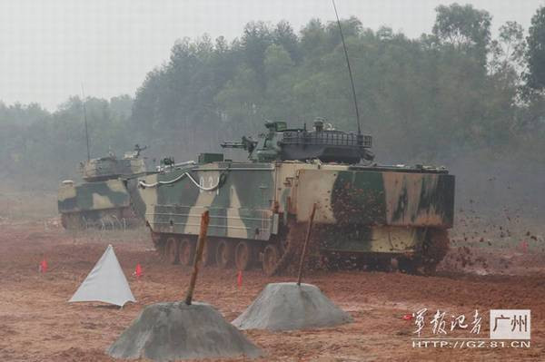 Cuối tháng 3 năm 2014, một sư đoàn của Đại quân khu Quảng Châu huấn luyện sát chiến đấu thực tế (nguồn Thời báo Hoàn Cầu, TQ) Cuối tháng 3 năm 2014, một sư đoàn của Đại quân khu Quảng Châu huấn luyện sát chiến đấu thực tế (nguồn Thời báo Hoàn Cầu, TQ)