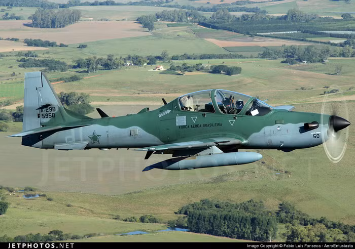 Máy bay chiến đấu EMB-314 Super Tucano do Brazil chế tạo