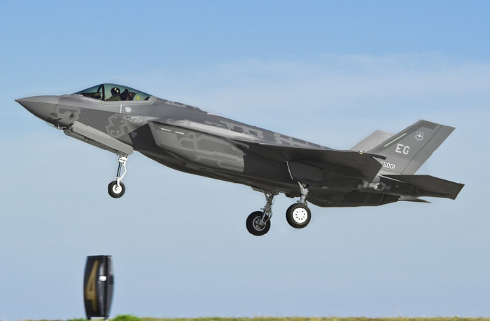 Nhật Bản đặt mua 42 máy bay chiến đấu tàng hình F-35 Mỹ Nhật Bản đặt mua 42 máy bay chiến đấu tàng hình F-35 Mỹ