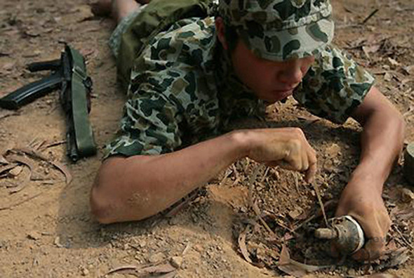 Đặc công Việt Nam huấn luyện (nguồn Tân Hoa xã)