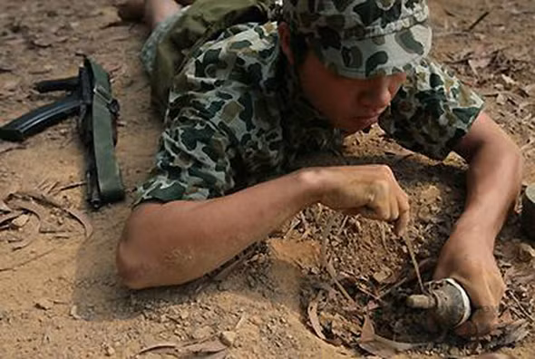 Đặc công Việt Nam huấn luyện (nguồn Tân Hoa xã)