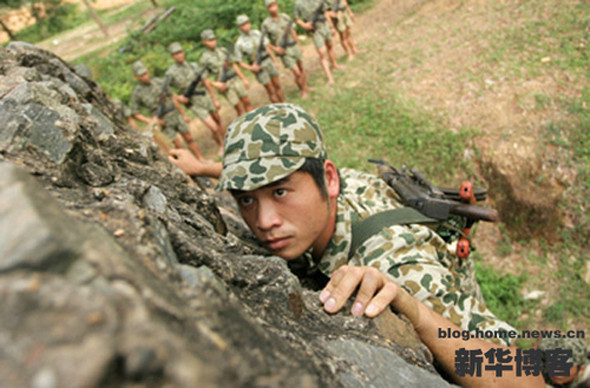 Đặc công Việt Nam huấn luyện (nguồn Tân Hoa xã)