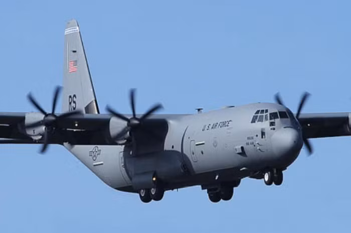 Máy bay vận tải C-130 Mỹ
