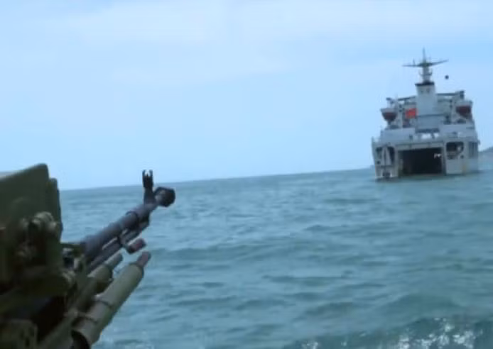 Ngày 12/1/2016, Trung Quốc biên chế tàu đổ bộ xe tăng Thiên Mục Sơn số hiệu 916 Type 072B cho Hạm đội Đông Hải, bố trí ở biển Hoa Đông