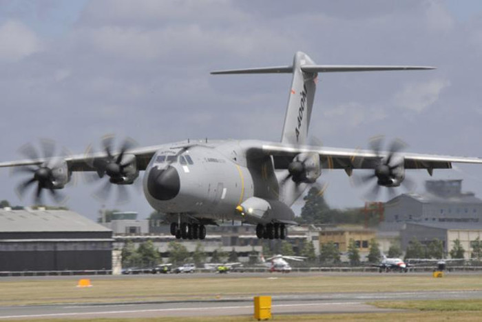 Máy bay vận tải A400M của hãng Airbus Máy bay vận tải A400M của hãng Airbus