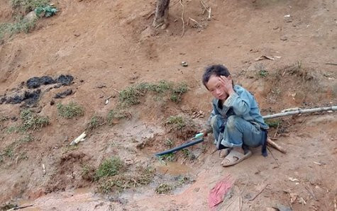 Học sinh tại bản Phà Khốm cũng còn thiếu thốn nhiều thứ nên món quà lớn nhất cho cô giáo Như trong ngày Quốc tế Phụ nữ là ... Học sinh tại bản Phà Khốm cũng còn thiếu thốn nhiều thứ nên món quà lớn nhất cho cô giáo Như trong ngày Quốc tế Phụ nữ là ...