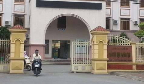 Sở Giáo dục và Đào tạo Nghệ An cho rằng nhà thầu Nam Phong không được chọn trúng thầu vì sản phẩm không đạt yêu cầu (ảnh Xuân Hòa) Sở Giáo dục và Đào tạo Nghệ An cho rằng nhà thầu Nam Phong không được chọn trúng thầu vì sản phẩm không đạt yêu cầu (ảnh Xuân Hòa)