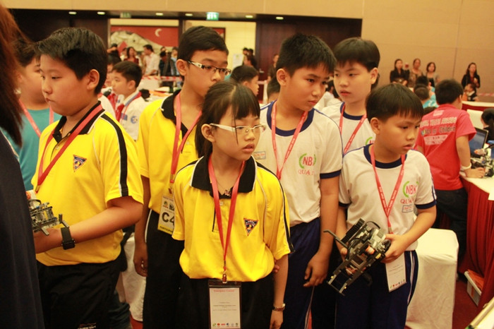 Các thí sinh chăm chú đợi đến lượt thi của mình. Hotgirl Yến Korea làm lu mờ cả hoa cỏ mùa xuân Á hậu Việt Đỗ Hoàng Anh - Ngôi sao sáng của ĐH Văn hóa Hà Nội >>Hoa khôi các trường đại học, cao đẳng >>Xem clip màn trình diễn siêu Robot của học sinh Việt Nam Các thí sinh chăm chú đợi đến lượt thi của mình. Hotgirl Yến Korea làm lu mờ cả hoa cỏ mùa xuân Á hậu Việt Đỗ Hoàng Anh - Ngôi sao sáng của ĐH Văn hóa Hà Nội >>Hoa khôi các trường đại học, cao đẳng >>Xem clip màn trình diễn siêu Robot của học sinh Việt Nam