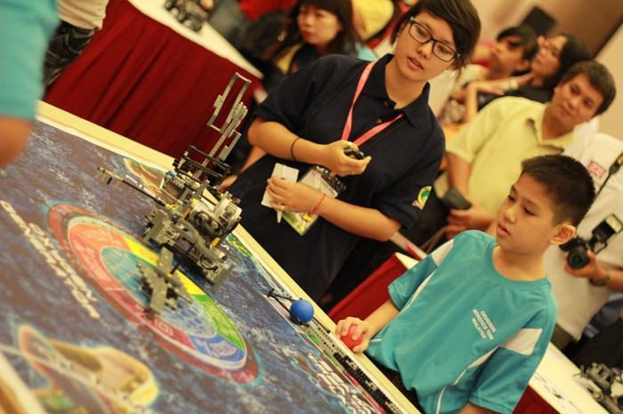 Phần dự thi của các thí sinh Malaysia, được đánh giá khá mạnh các thí sinh đến từ nước này tỏ ra khá điềm tĩnh trong các phần thi của mình. Hotgirl Yến Korea làm lu mờ cả hoa cỏ mùa xuân Á hậu Việt Đỗ Hoàng Anh - Ngôi sao sáng của ĐH Văn hóa Hà Nội >>Hoa khôi các trường đại học, cao đẳng >>Xem clip màn trình diễn siêu Robot của học sinh Việt Nam Phần dự thi của các thí sinh Malaysia, được đánh giá khá mạnh các thí sinh đến từ nước này tỏ ra khá điềm tĩnh trong các phần thi của mình. Hotgirl Yến Korea làm lu mờ cả hoa cỏ mùa xuân Á hậu Việt Đỗ Hoàng Anh - Ngôi sao sáng của ĐH Văn hóa Hà Nội >>Hoa khôi các trường đại học, cao đẳng >>Xem clip màn trình diễn siêu Robot của học sinh Việt Nam