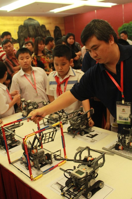 >>Xem clip màn trình diễn siêu Robot của học sinh Việt Nam Hotgirl Yến Korea làm lu mờ cả hoa cỏ mùa xuân Á hậu Việt Đỗ Hoàng Anh - Ngôi sao sáng của ĐH Văn hóa Hà Nội >>Hoa khôi các trường đại học, cao đẳng >>Xem clip màn trình diễn siêu Robot của học sinh Việt Nam Hotgirl Yến Korea làm lu mờ cả hoa cỏ mùa xuân Á hậu Việt Đỗ Hoàng Anh - Ngôi sao sáng của ĐH Văn hóa Hà Nội >>Hoa khôi các trường đại học, cao đẳng