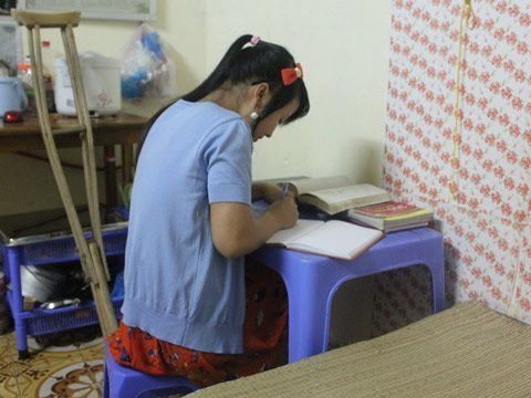 Cô gái một chân với nghị lực phi thường Cô gái một chân với nghị lực phi thường