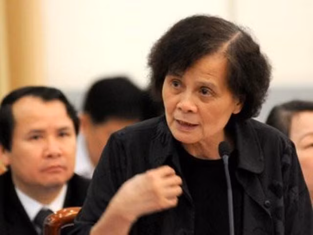 Thủ khoa ĐH Sư phạm Hà Nội không thích bon chen, chỉ làm thầy giáo ảnh 4 GS Hoàng Xuân Sính: