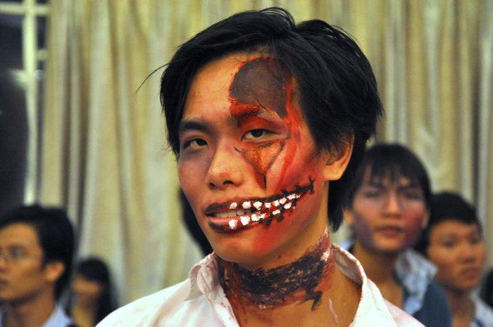 Vẻ mặt đáng sợ của một dị nhân. >>Á hậu Việt Đỗ Hoàng Anh - Ngôi sao sáng của ĐH Văn hóa Hà Nội >>Những nữ sinh hot nhất trường Ams và Chu Văn An >>Diệp Hồng Đào - Hotgirl gợi cảm của ĐH Cần Thơ >>Ai đẹp hơn hotgirl Kim Phượng