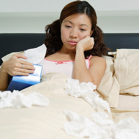 Nhưng đây là quan điểm sai lầm bởi vì đa số cảm cúm thông thường do virus cúm gây ra, thuốc kháng sinh không những không hề có tác dụng đối với virus, mà còn có thể gây ra phản ứng xấu do lạm dụng thuốc.