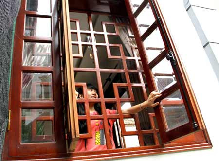 Sai lầm 2: Đóng kín cửa, trùm đầu ngủ để toát mồ hôi. Đây là một ảo tưởng, bởi vì sau khi đổ mồ hôi cơ thể dường như nhẹ nhõm hơn, nhưng việc này không thể giúp chữa khỏi bệnh.