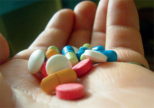 Các triệu chứng cảm khác nhau nên lựa chọn một loại thuốc cảm tương ứng với các thành phần hoạt chất, chứ không nên tùy ý uống một loại, cũng đừng tùy ý tăng liều lượng và thời gian uống của thuốc cảm.