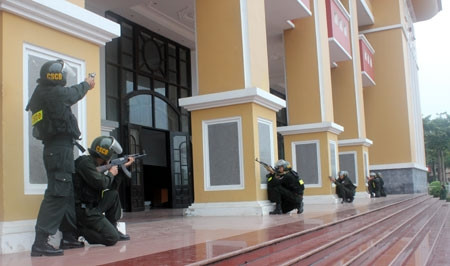 Lực lượng đặc nhiệm tiếp cận mục tiêu