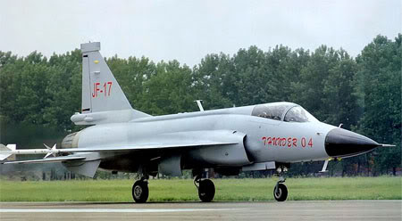 Trung Quốc bán cho Pakistan máy bay JF-17 Thunder sử dụng động cơ Nga Trung Quốc bán cho Pakistan máy bay JF-17 Thunder sử dụng động cơ Nga