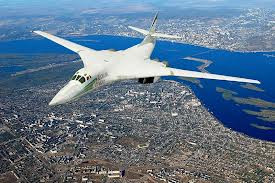 Máy bay ném bom tầm xa chiến lược Tu-160 “Thiên nga trắng” Máy bay ném bom tầm xa chiến lược Tu-160 “Thiên nga trắng”