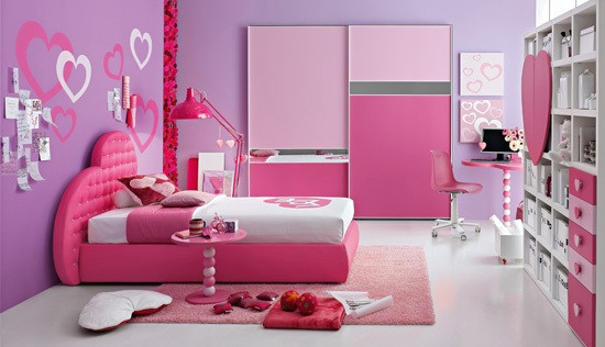 Màu hồng: Các nhà nghiên cứu đã nhận ra rằng, màu sắc nữ tính này có tác dụng làm dịu tâm thần của con người. Cuối những năm 70, Tiến sĩ Alexander Schauss, giám đốc của Viện Nghiên cứu xã hội sinh học và y tế ở Washington Hoa Kỳ, là người đầu tiên khám phá ra màu hồng có tác dụng làm giảm sự giận dữ và lo lắng. Màu hồng: Các nhà nghiên cứu đã nhận ra rằng, màu sắc nữ tính này có tác dụng làm dịu tâm thần của con người. Cuối những năm 70, Tiến sĩ Alexander Schauss, giám đốc của Viện Nghiên cứu xã hội sinh học và y tế ở Washington Hoa Kỳ, là người đầu tiên khám phá ra màu hồng có tác dụng làm giảm sự giận dữ và lo lắng.