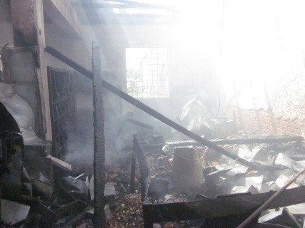 Hình ảnh đổ nát sau khi vụ cháy được dập tắt