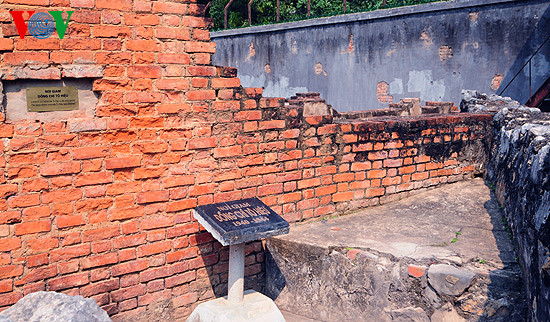 Căn phòng nơi giam giữ đồng chí Tô Hiệu (Bí thư Chi bộ Nhà tù Sơn La (5/1940 - 10/1940) Căn phòng nơi giam giữ đồng chí Tô Hiệu (Bí thư Chi bộ Nhà tù Sơn La (5/1940 - 10/1940)