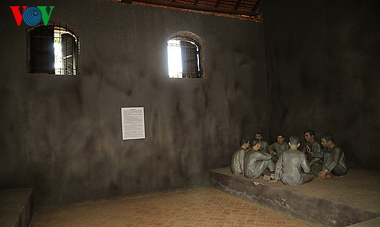 Tuy chịu nhiều sự đọa đày, nhưng tại trại giam 2 các cuộc họp thường kỳ của Chi ủy chi bộ nhà tù Sơn La vẫn luôn diễn ra Tuy chịu nhiều sự đọa đày, nhưng tại trại giam 2 các cuộc họp thường kỳ của Chi ủy chi bộ nhà tù Sơn La vẫn luôn diễn ra