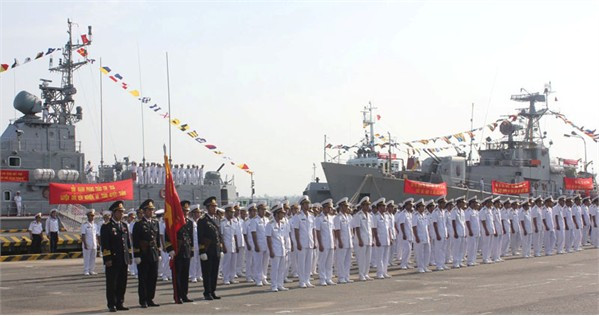 Hải quân Vùng 2 xác định khâu đột phá trong huấn luyện năm 2012 là “làm chủ vũ khí trang bị kỹ thuật và huấn luyện sát với phương án, đối tượng tác chiến, sát chiến trường và tổ chức biên chế” Hải quân Vùng 2 xác định khâu đột phá trong huấn luyện năm 2012 là “làm chủ vũ khí trang bị kỹ thuật và huấn luyện sát với phương án, đối tượng tác chiến, sát chiến trường và tổ chức biên chế”