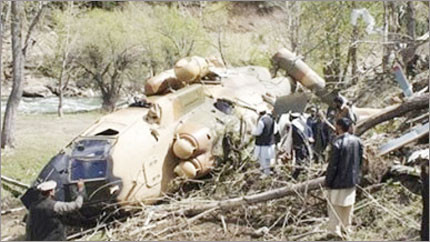 Trực thăng của Thổ Nhĩ Kỳ đâm xuống một ngôi nhà ở ngoại ô Kabul, Afghanistan (Ảnh: AFP)