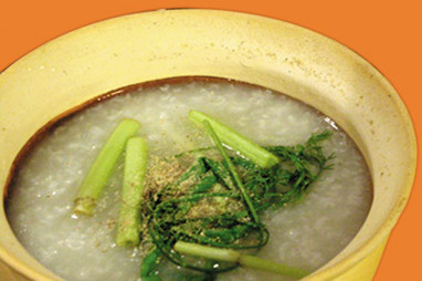 Ăn cháo rau cần giúp dưỡng gan ảnh 1 Ăn cháo rau cần giúp dưỡng gan ảnh 1